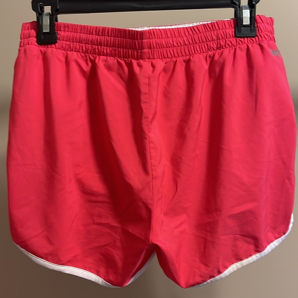 Lucy pink shorts size small - Picture 3 of 4